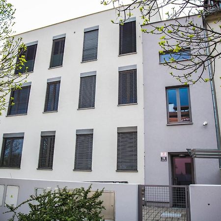Black Field Apartment برنو المظهر الخارجي الصورة