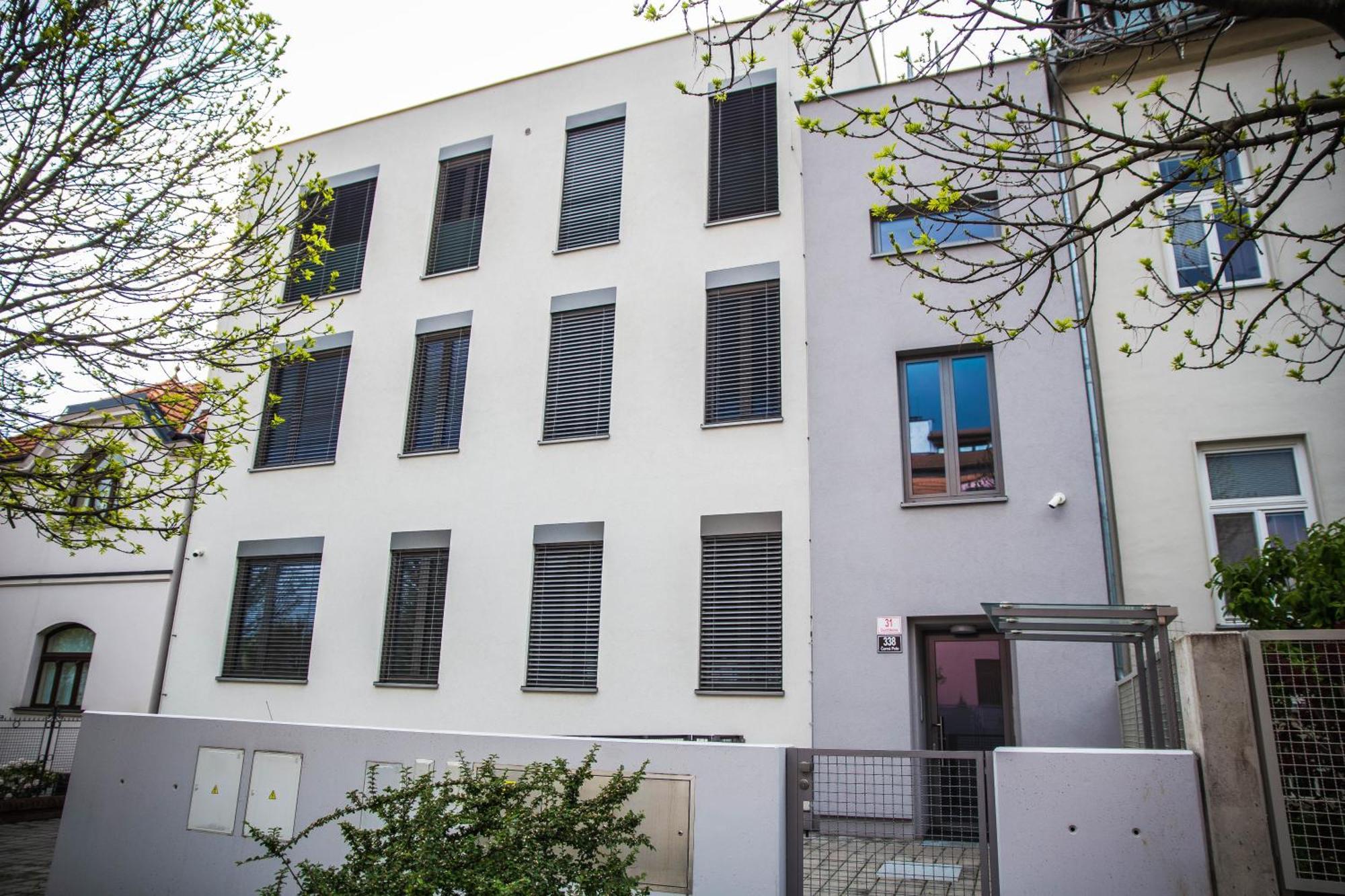 Black Field Apartment برنو المظهر الخارجي الصورة
